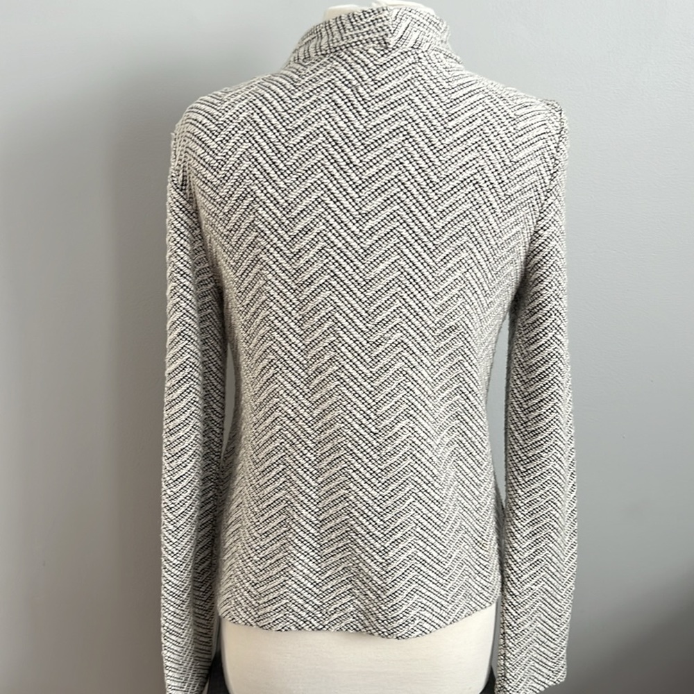 Donated ✌🏼 🫶🏼 Lou & Grey Wrap Cardigan Sweater Black White Chevron Womens M - Picture 7 of 15